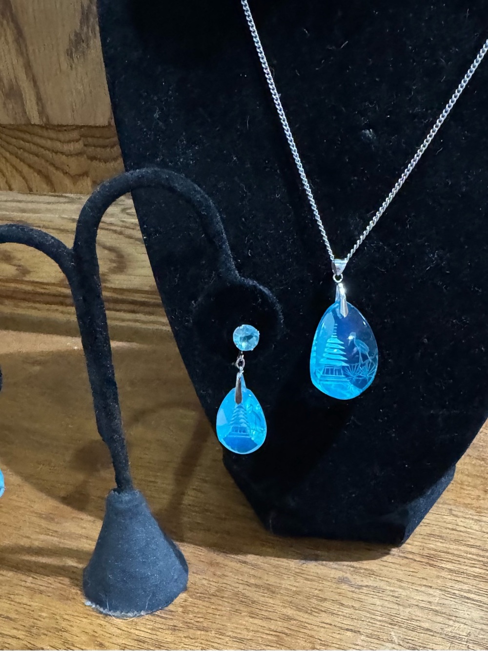 Vtg Sterling Silver Blue Intaglio Etched Glass Pagoda Necklace & Earrings Set